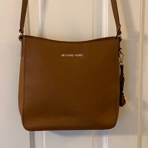 Micheal Kors jet set purse